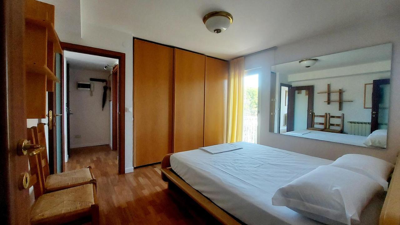 Panoramic Apartment Бардолино Экстерьер фото